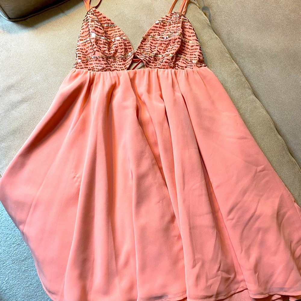 Bebe cocktail mini. Beaded bodice.